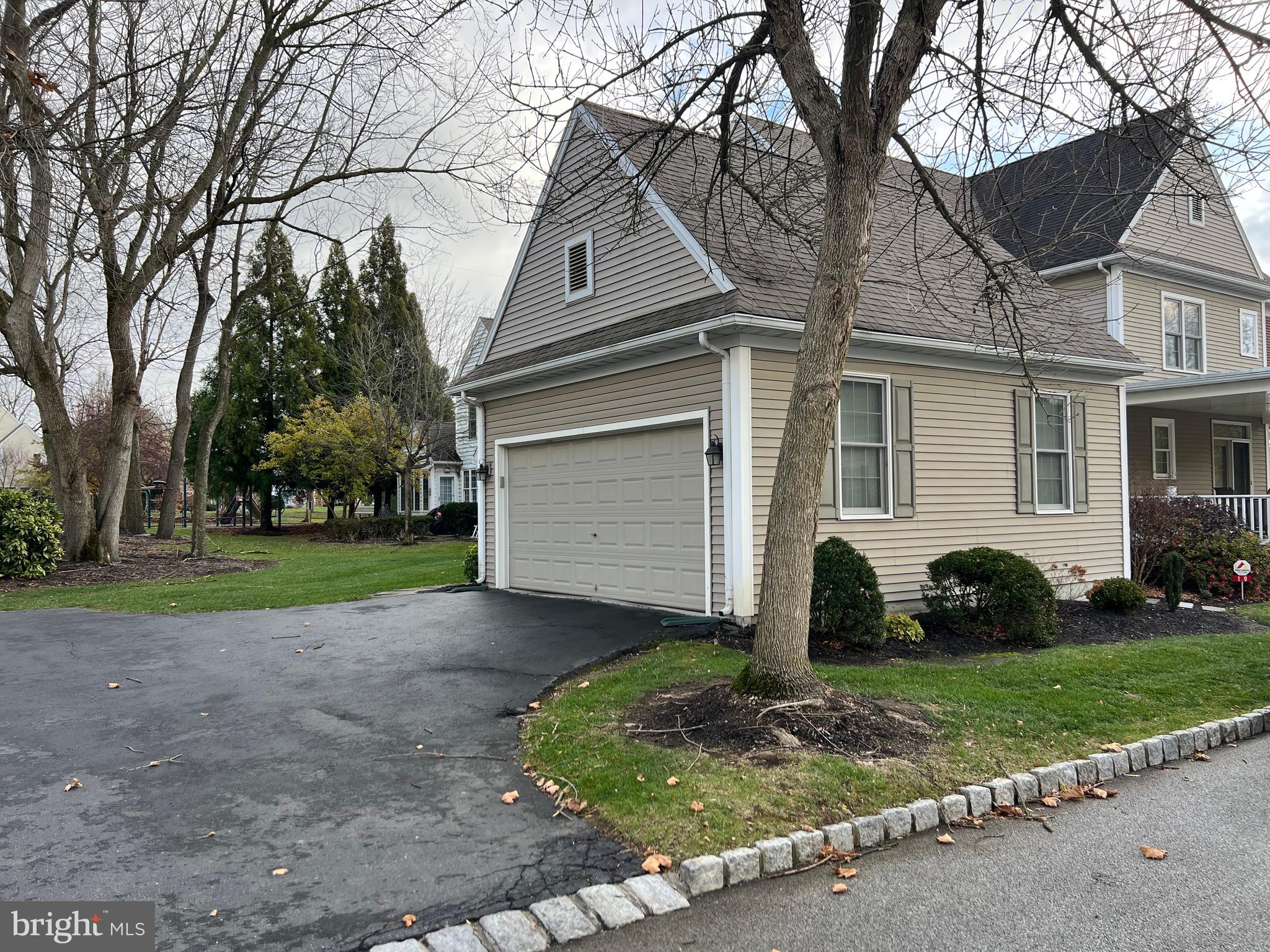 19 Thicket Lane Lancaster, PA 17602 - Photo 7 of 32