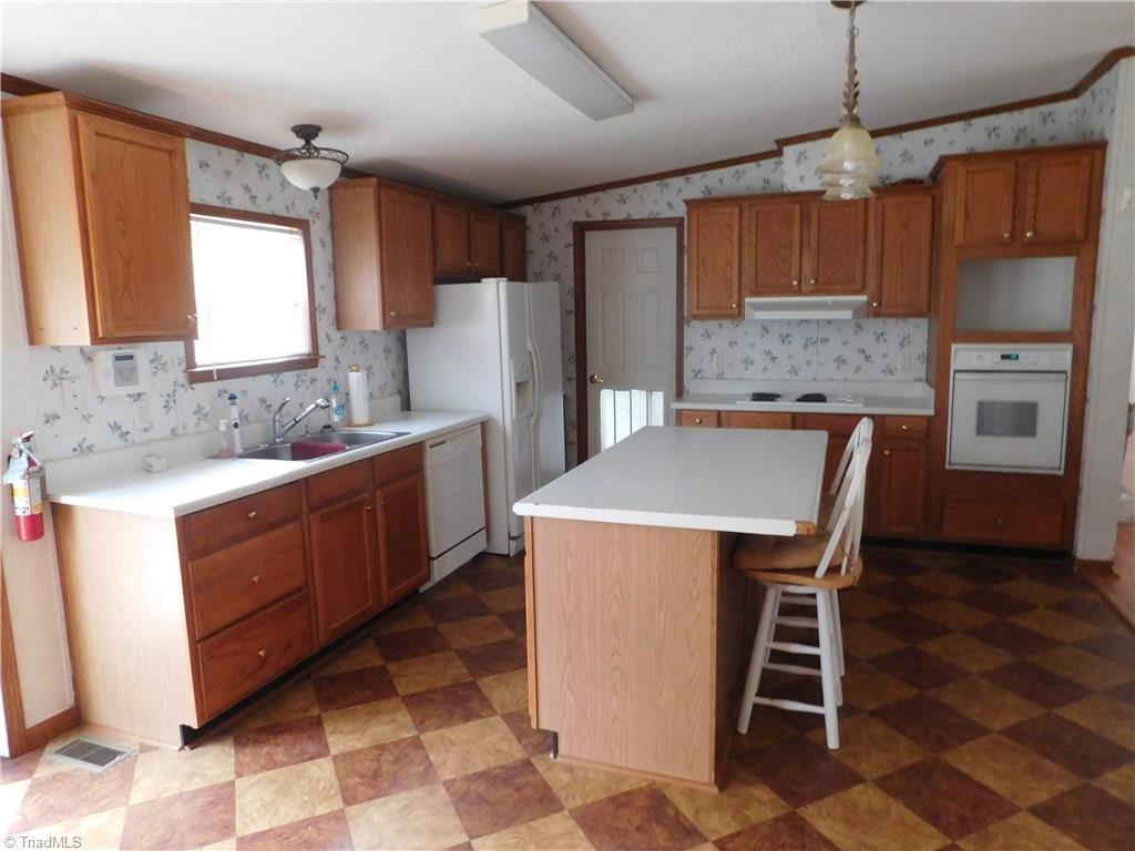 953 Foxfire Road Asheboro, NC 27205 - Photo 7 of 23 Gallery Image 7
