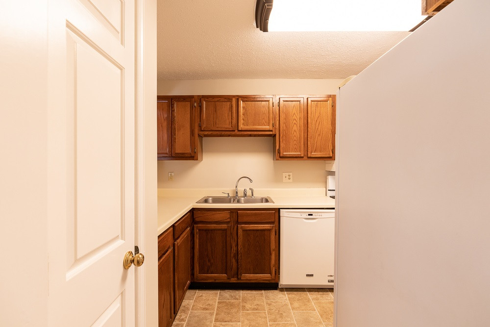 103 Broad Leaf Circle Raleigh, NC 27613 - Photo 9 of 30 Kitchen