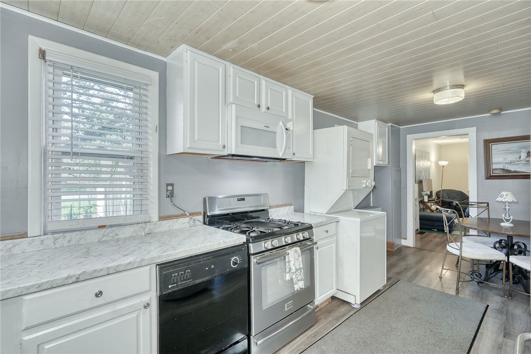 135 Doncaster Road Brighton, NY 14623 - Photo 6 of 19 Gallery Image 6
