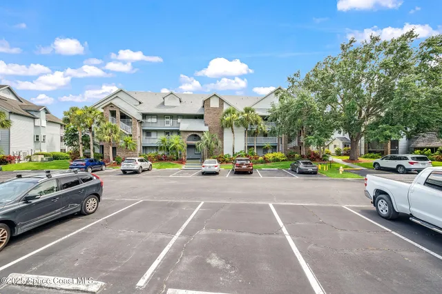 a view of a basketball court