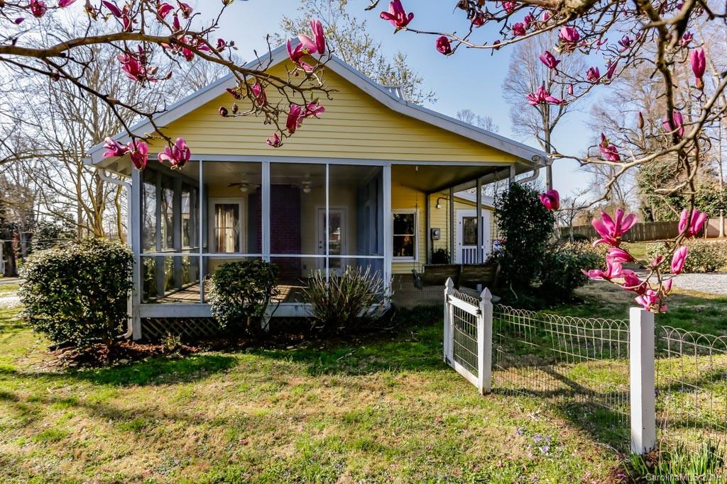 184 South Ridgecrest Street Rutherfordton, NC 28139 - Photo 2 of 30