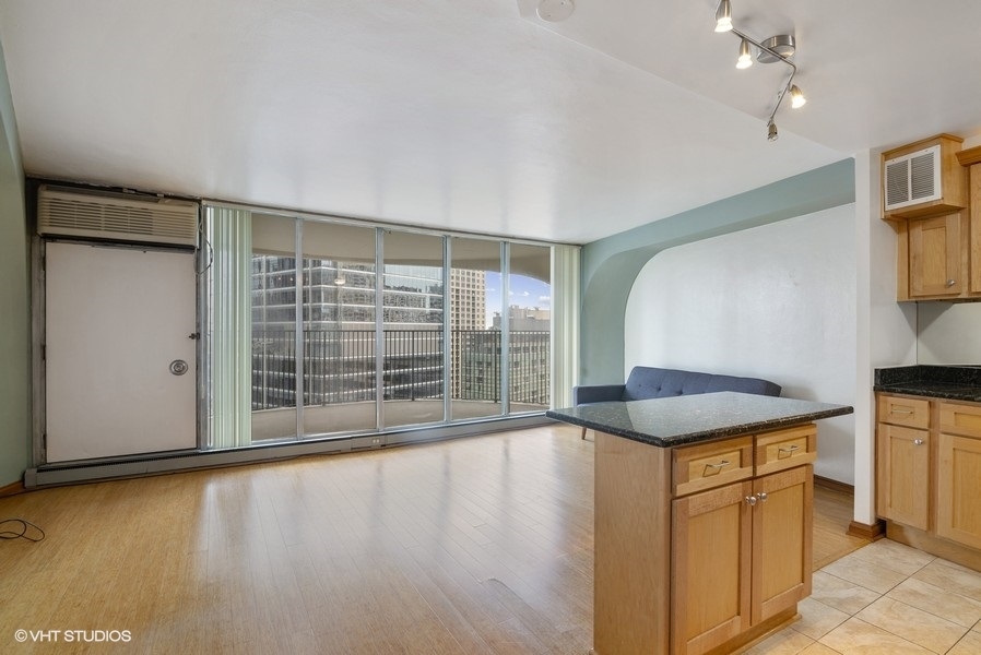 300 North State Street, Unit 3026 Chicago, IL 60654 - Photo 3 of 11