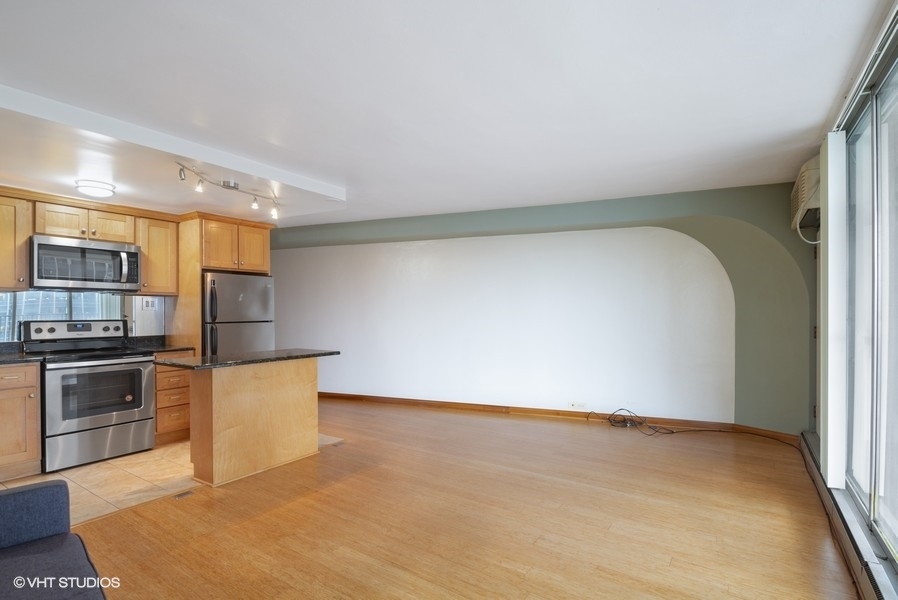 300 North State Street, Unit 3026 Chicago, IL 60654 - Photo 6 of 11