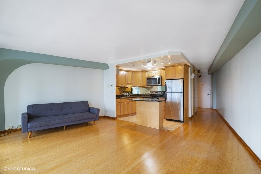 300 North State Street, Unit 3026 Chicago, IL 60654 - Photo 7 of 11