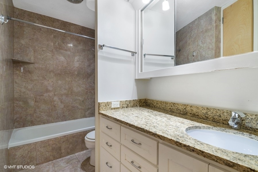 300 North State Street, Unit 3026 Chicago, IL 60654 - Photo 8 of 11