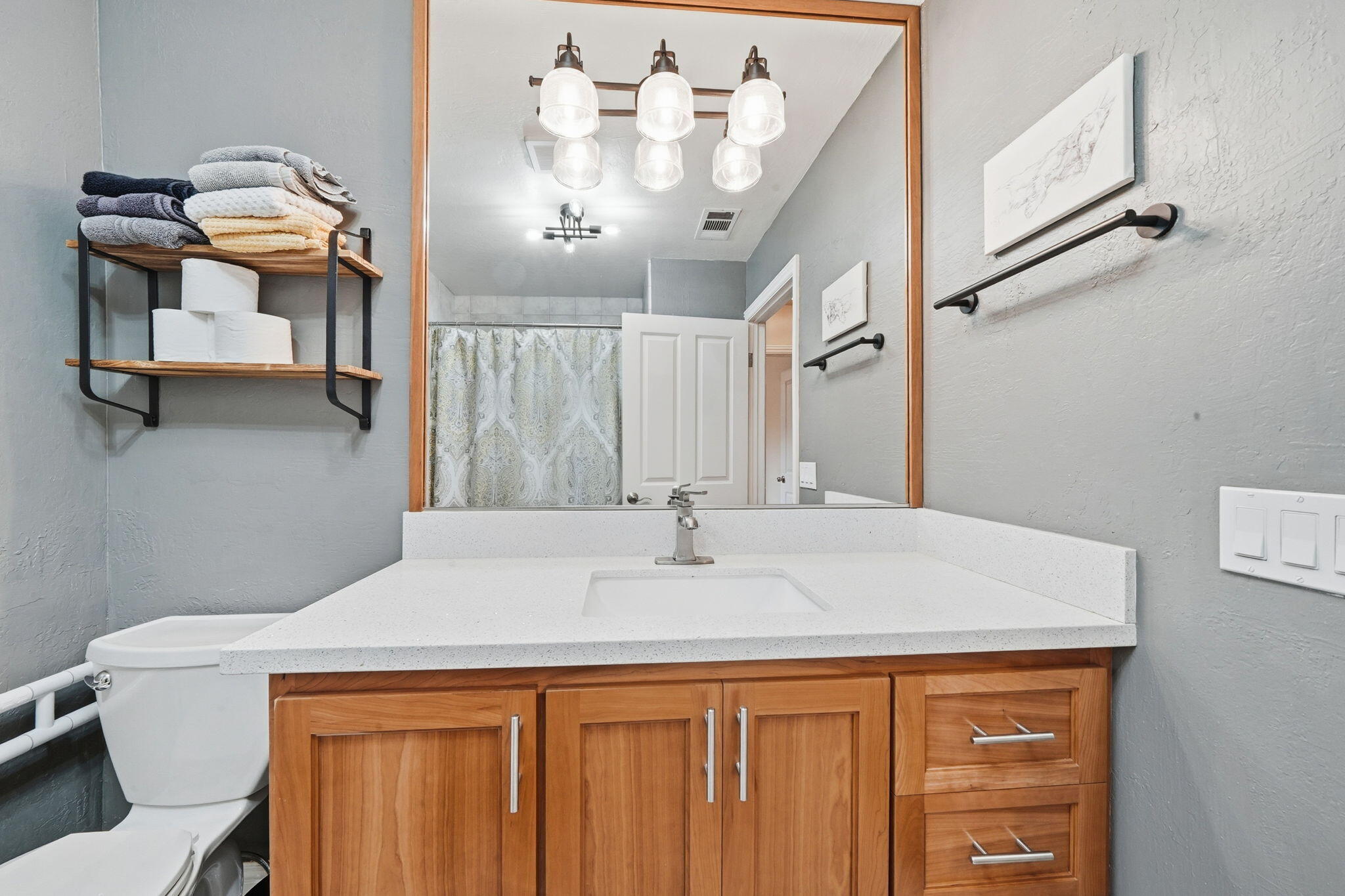 19690 Harp Road Cottonwood, CA 96022 - Photo 20 of 97 a utility room with a sink