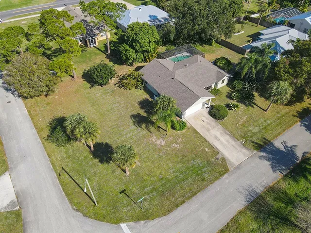 $369,900 | 124 Hinchman Avenue, Sebastian, FL 32958