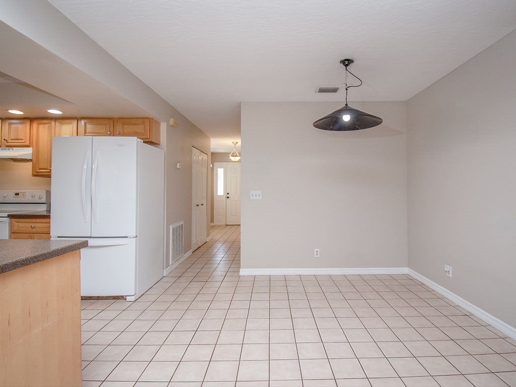 124 Hinchman Avenue Sebastian, FL 32958 - Photo 10 of 31 a view of an empty room and window