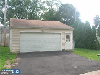 2310 Triebel Road Abington, PA 19001 - Photo 12 of 12 Garage