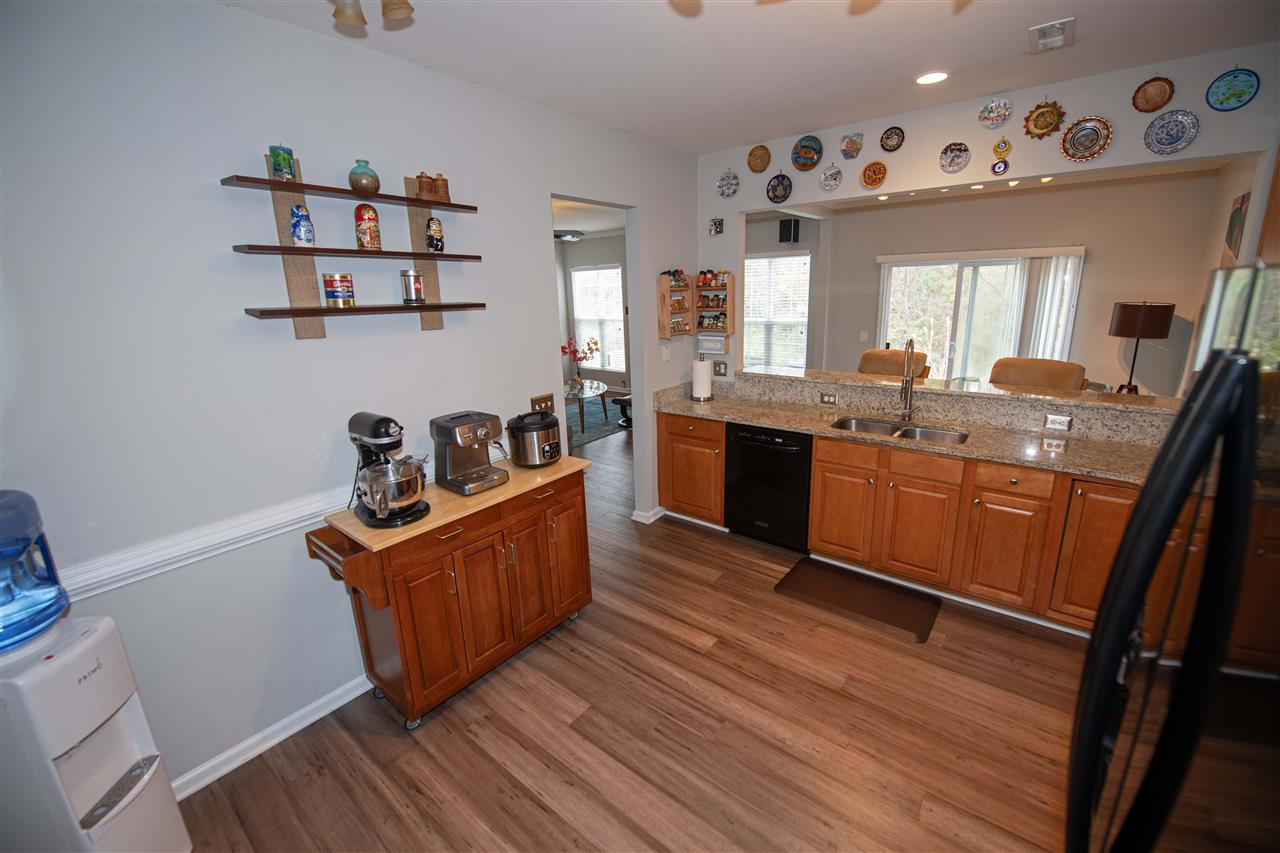 5536 Berry Creek Circle Raleigh, NC 27613 - Photo 9 of 27 Kitchen