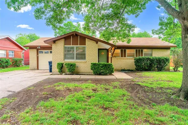 $1,750 | 4716 Fawn Drive, Fort Worth, TX 76132