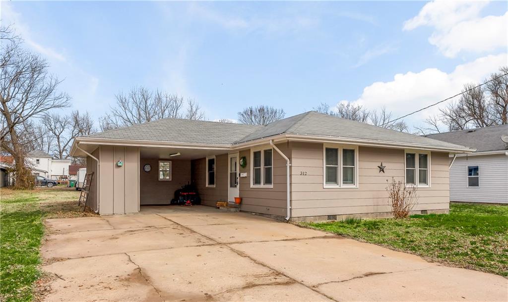 312 West Pine Street Butler, MO 64730 - Photo 2 of 20