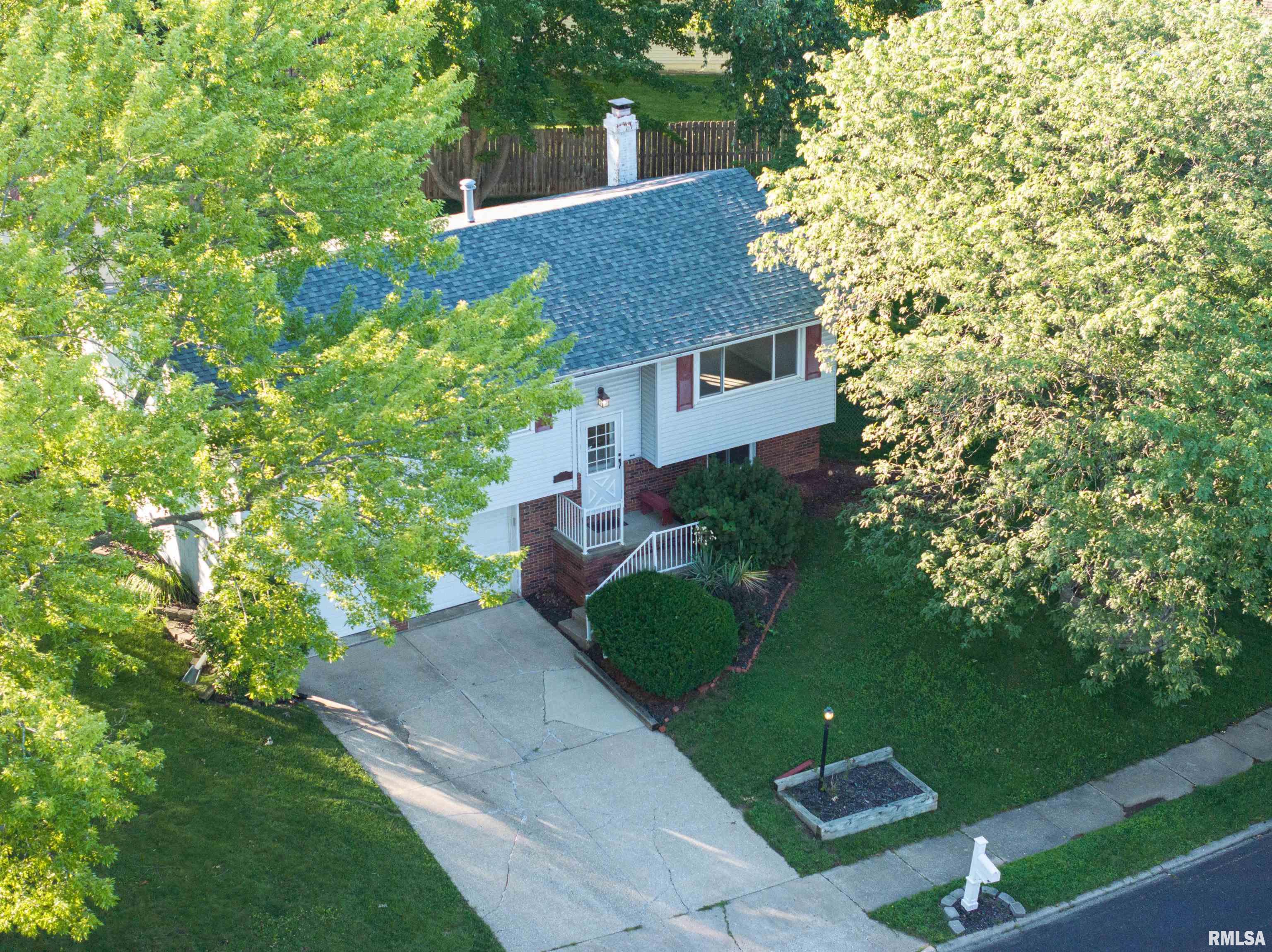 1315 West Queens Court Road Peoria, IL 61614 - Photo 6 of 52