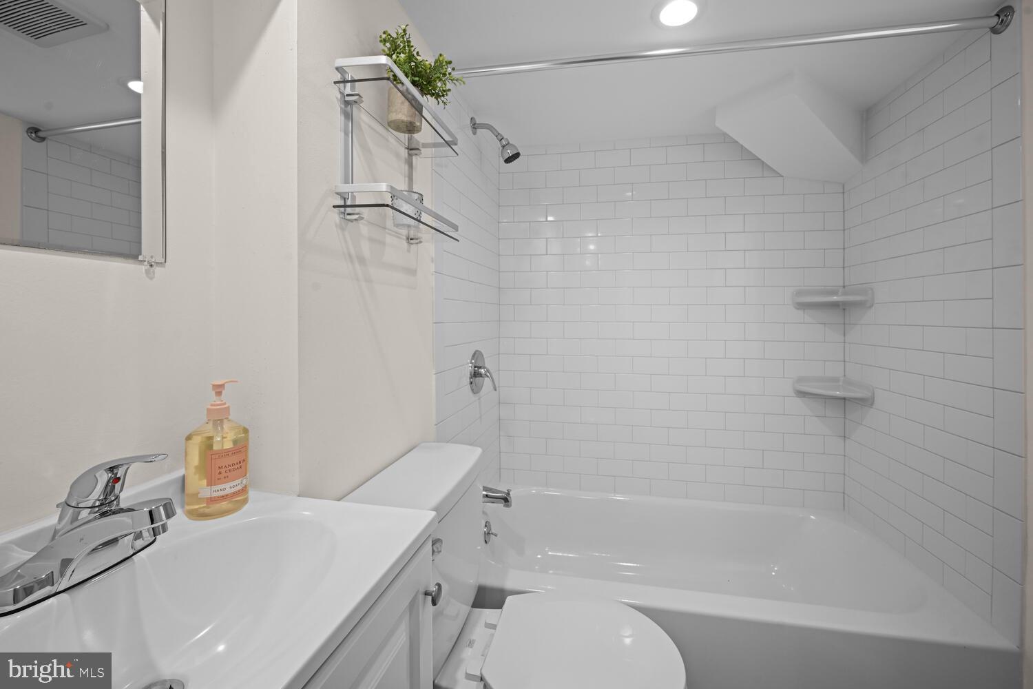 1206 Euclid Street Northwest Washington, DC 20009 - Photo 41 of 43