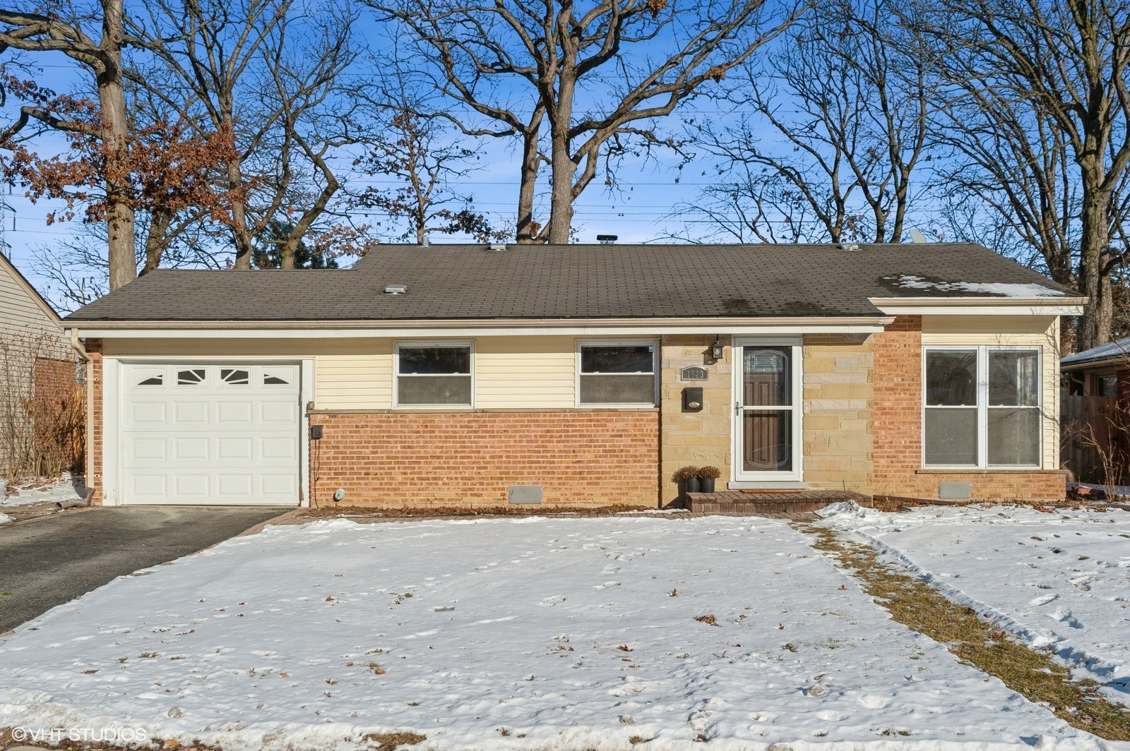 1023 Longaker Road Northbrook, IL 60062 - Photo 2 of 20