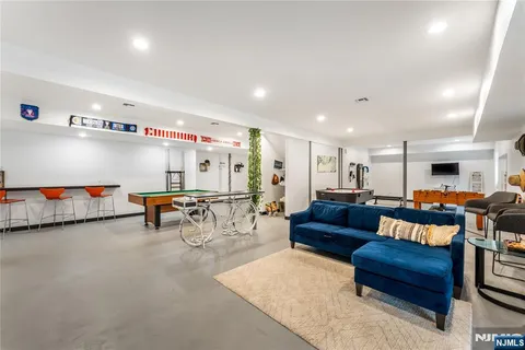 $1,100,000 | 45 Heritage Drive, West Milford, NJ 07480