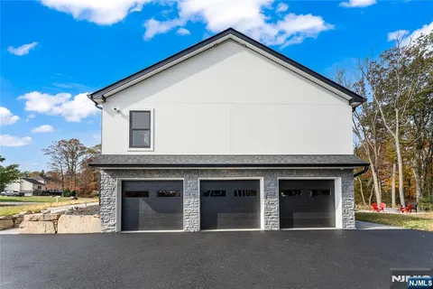 $1,100,000 | 45 Heritage Drive, West Milford, NJ 07480