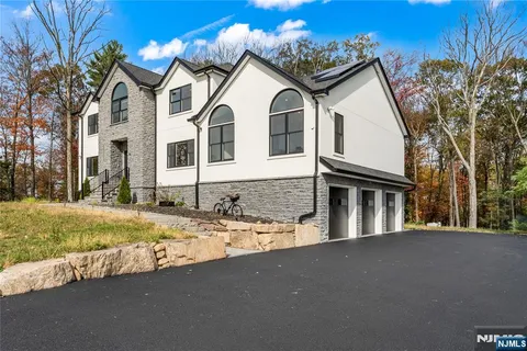 $1,100,000 | 45 Heritage Drive, West Milford, NJ 07480