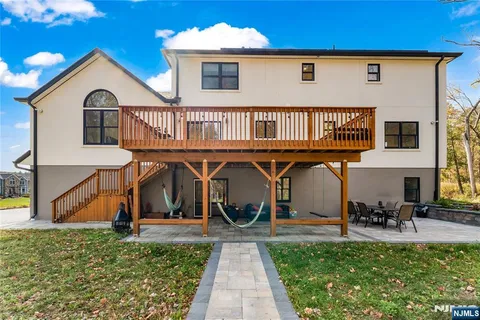 $1,100,000 | 45 Heritage Drive, West Milford, NJ 07480