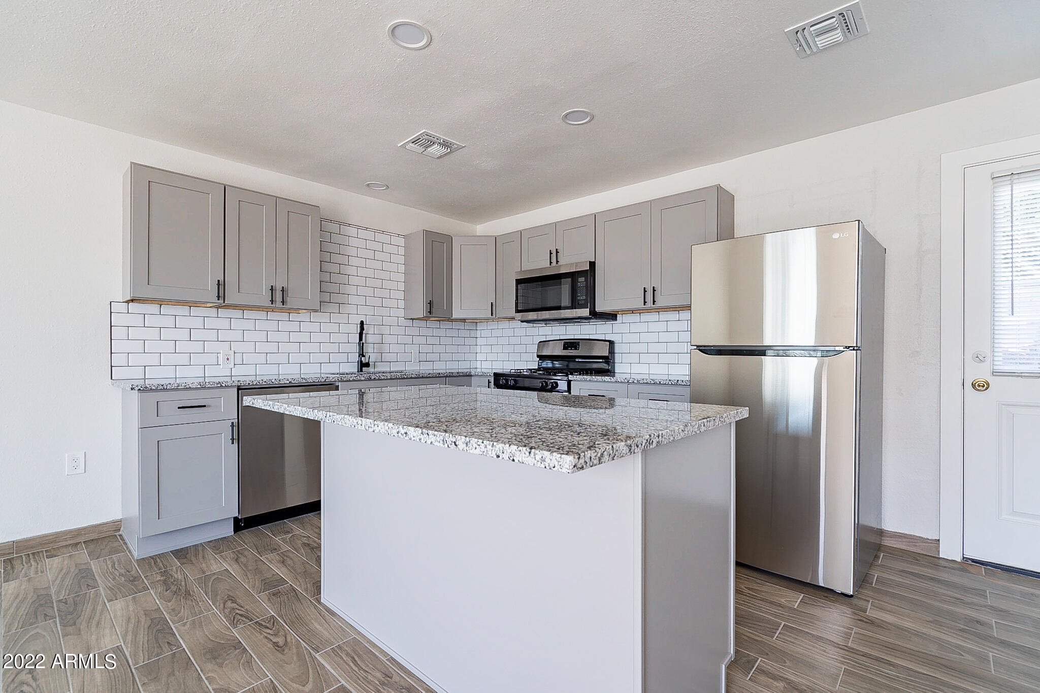 37 East El Parque Drive Tempe, AZ 85282 - Photo 8 of 110 Parque-12