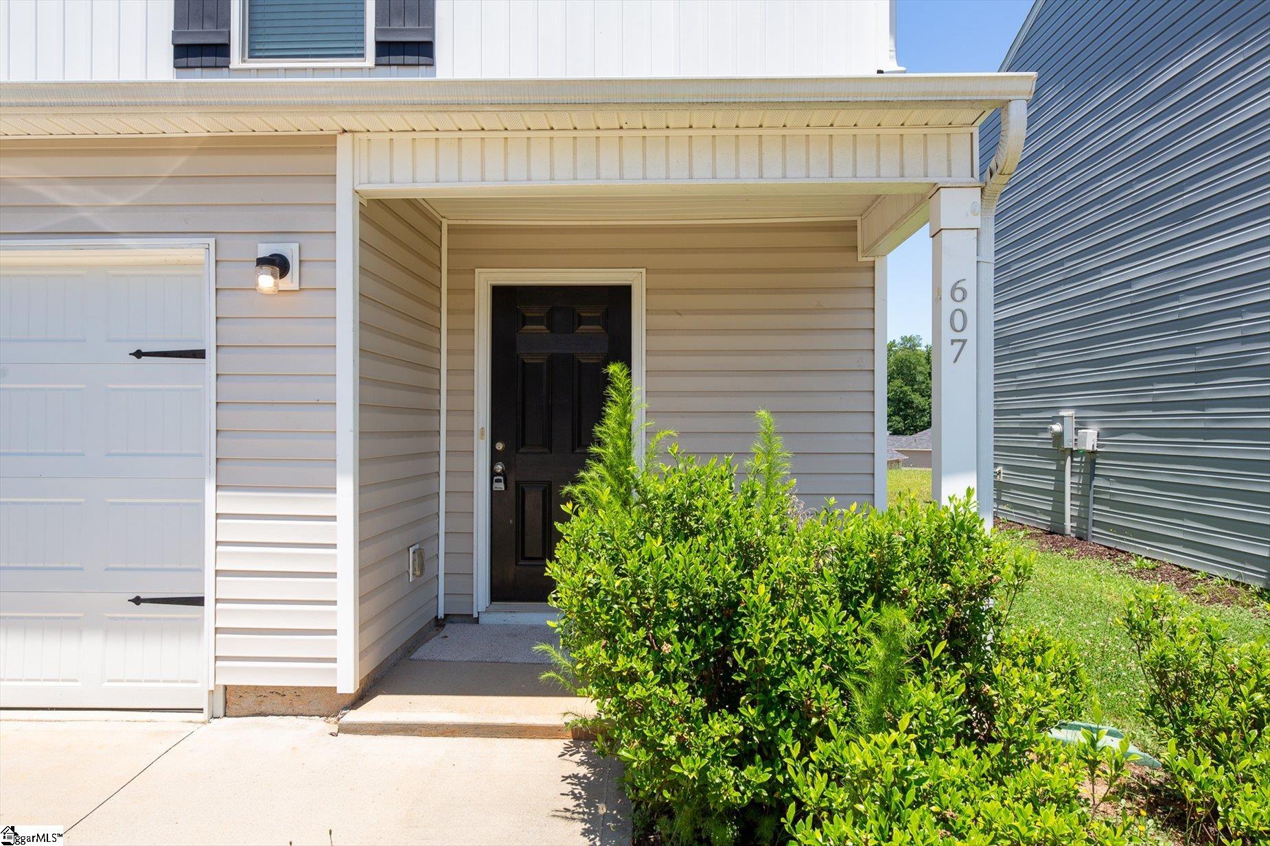 607 Farmstead Trail Inman, SC 29349 - Photo 2 of 27
