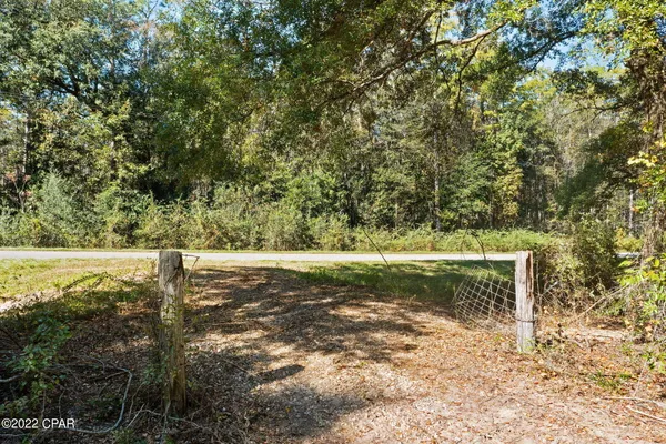 $199,999 | 3199 Pate Pond Road, Caryville, FL 32427