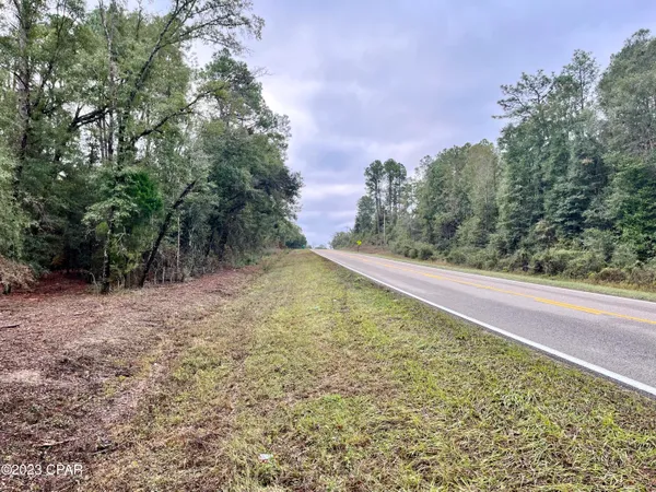 $199,999 | 3199 Pate Pond Road, Caryville, FL 32427