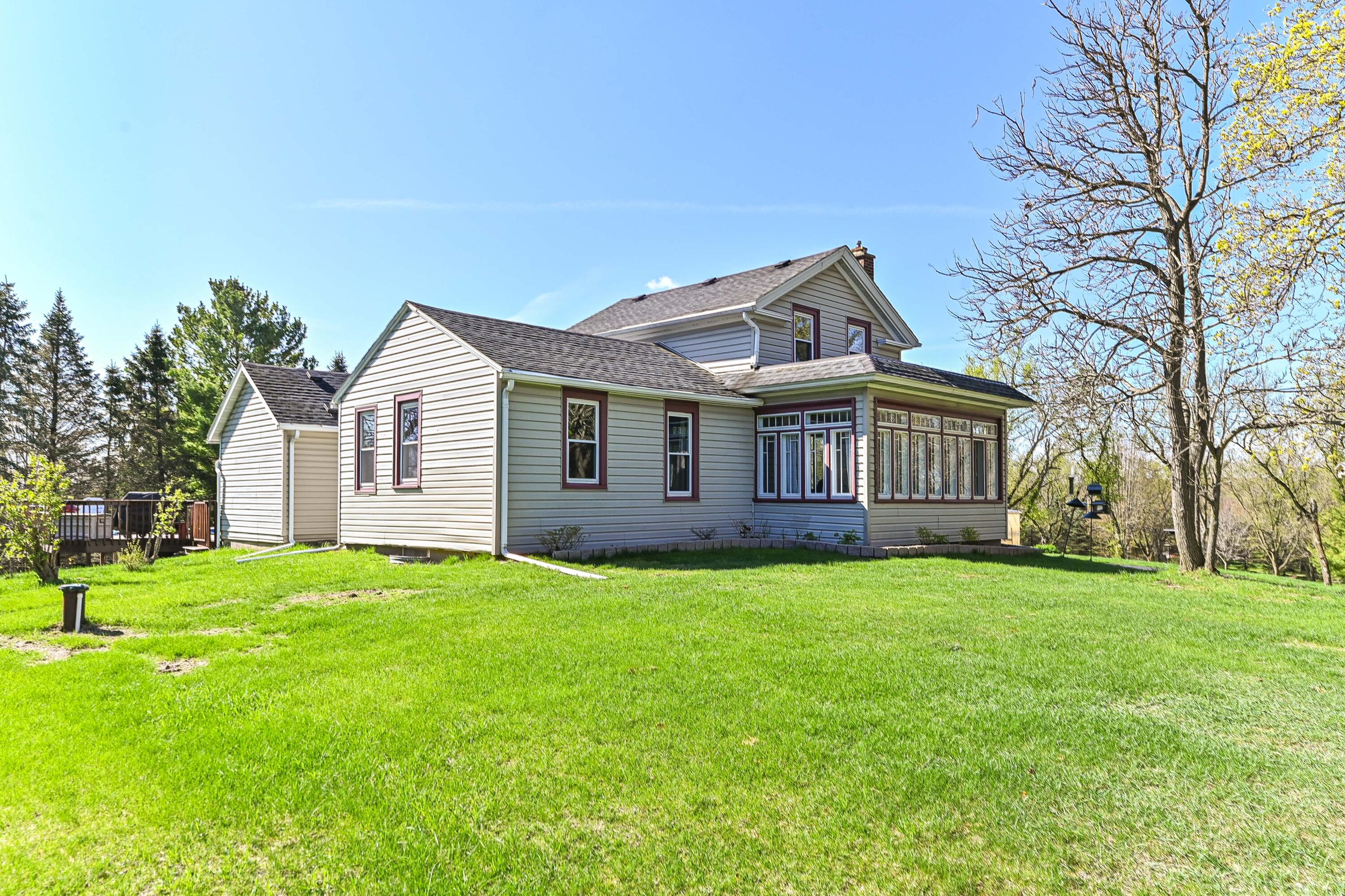 S51W30943 Old Village Road Genesee, WI 53149 - Photo 20 of 36 Farmhouse