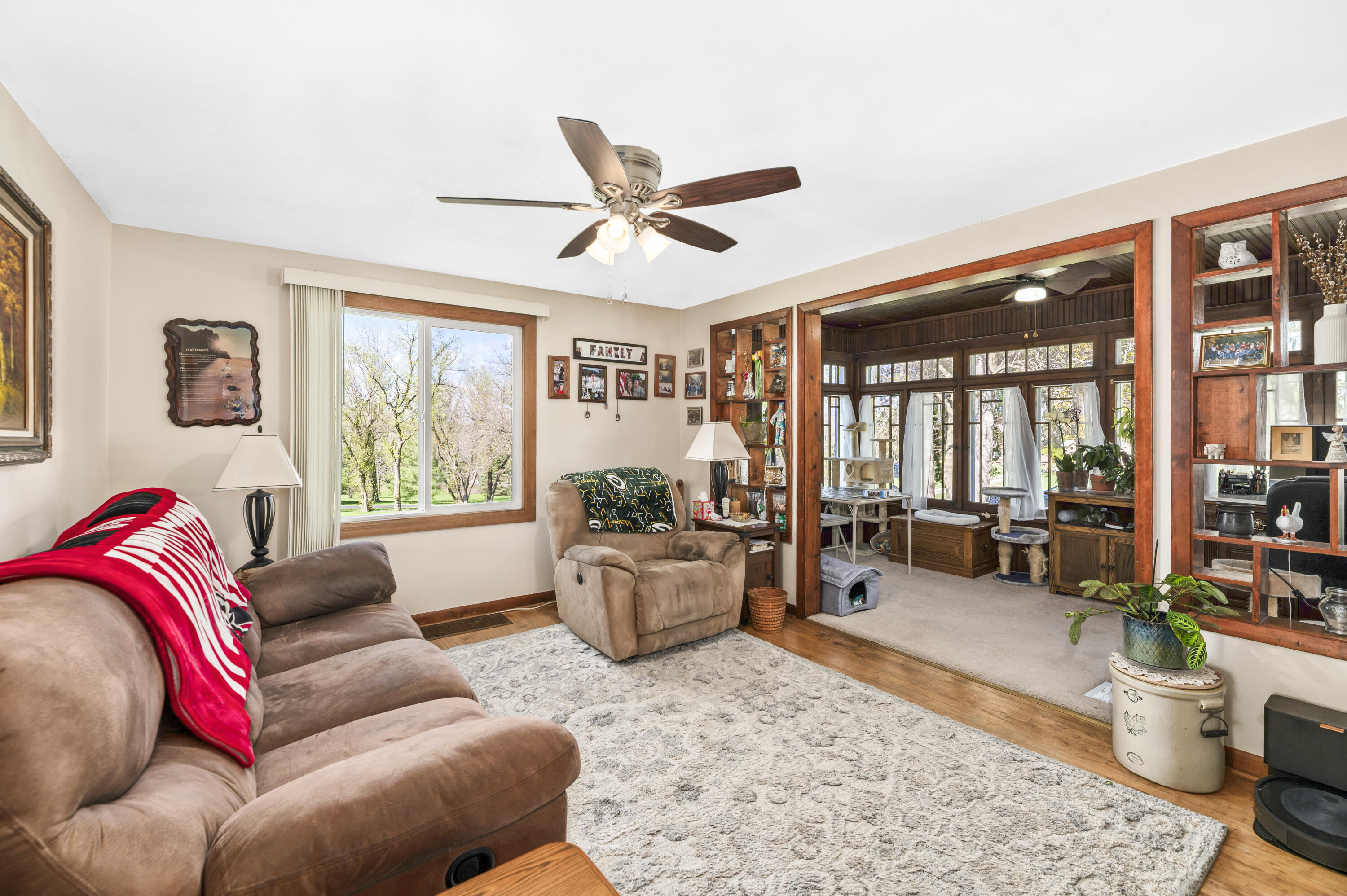 S51W30943 Old Village Road Genesee, WI 53149 - Photo 7 of 36 Living room