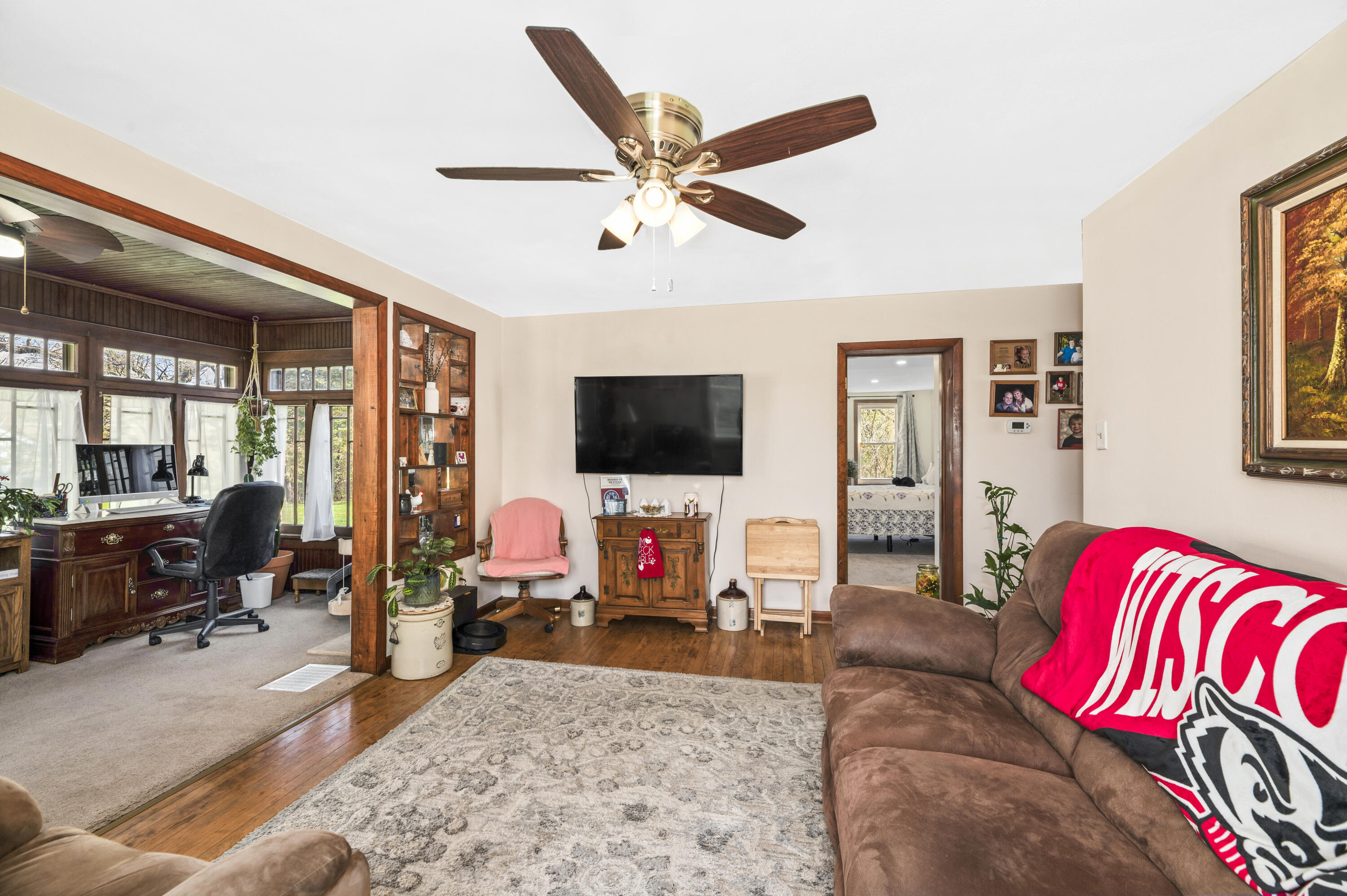 S51W30943 Old Village Road Genesee, WI 53149 - Photo 8 of 36 Living room