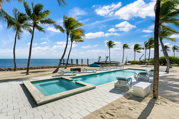 $7,795,000 | 89701 Old Highway, Tavernier, FL 33070