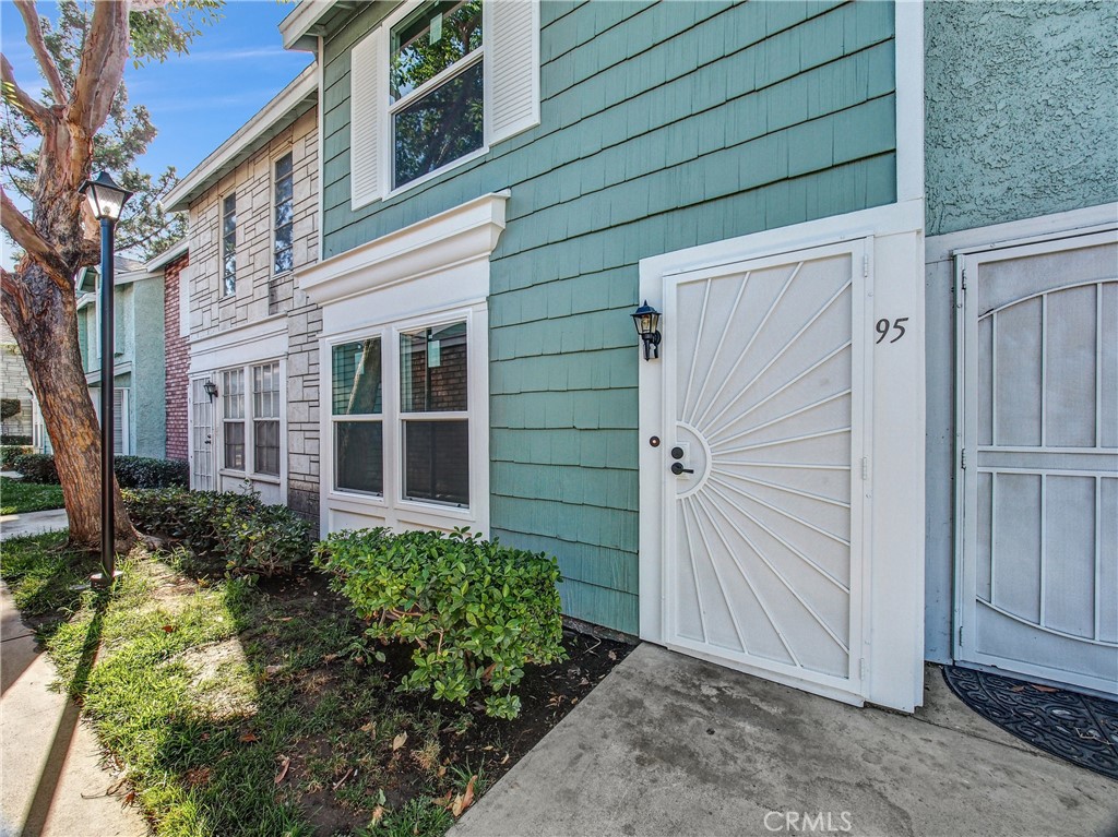 5640 Riverside, Unit 95 Chino, CA 91710 - Photo 4 of 29 Front of condo
