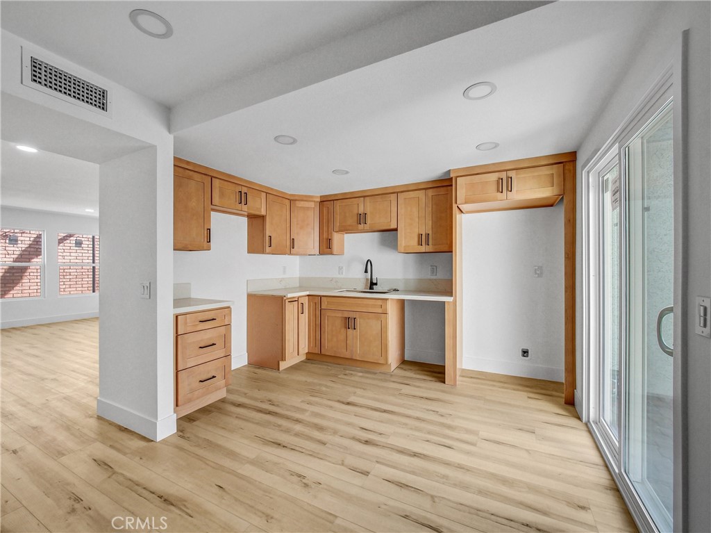 5640 Riverside, Unit 95 Chino, CA 91710 - Photo 8 of 29 Kitchen