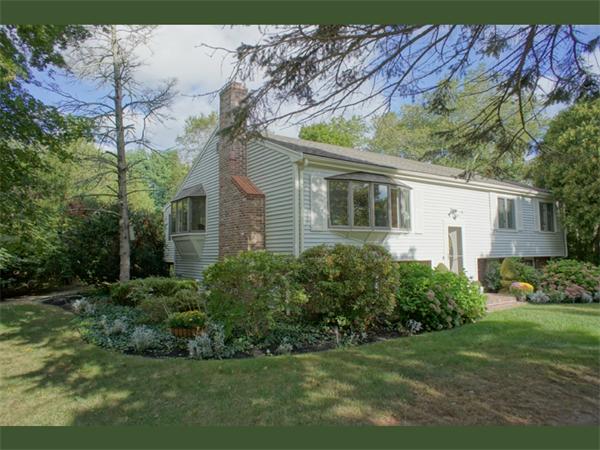 4 Bianca Road Duxbury, MA 02332 - Photo 2 of 30 Gallery Image 2