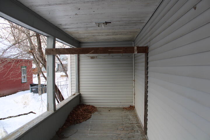 17 Middle Street Madison, ME 04950 - Photo 4 of 7 IMG_1718
