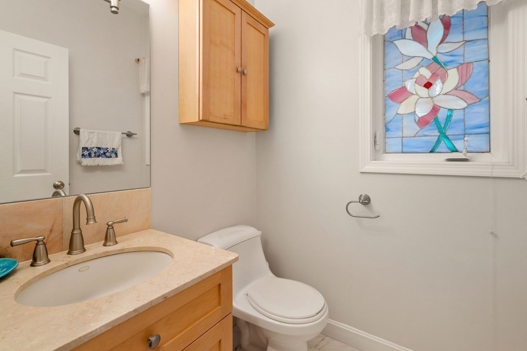 28 Doran Road Wayland, MA 01778 - Photo 14 of 29 Gallery Image 14