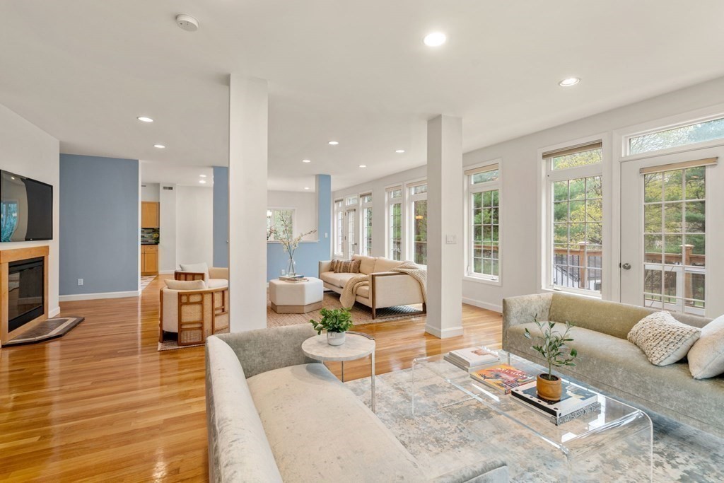 28 Doran Road Wayland, MA 01778 - Photo 9 of 29 Gallery Image 9