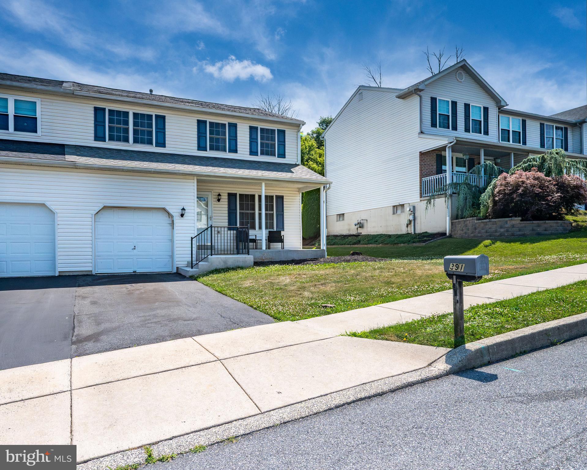391 Sioux Court Reading, PA 19608 - Photo 4 of 43