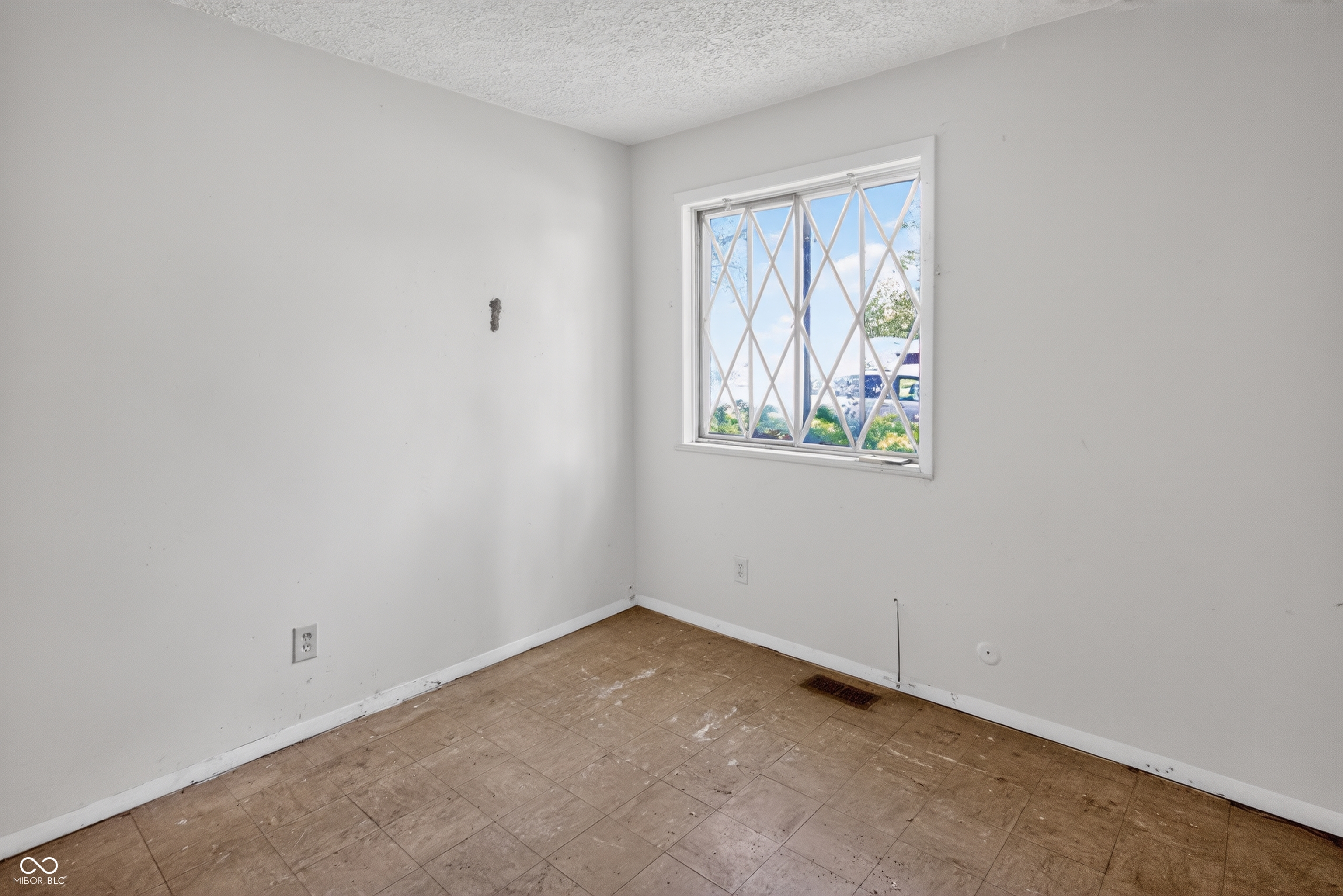 8538 Montery Road Indianapolis, IN 46226 - Photo 6 of 27