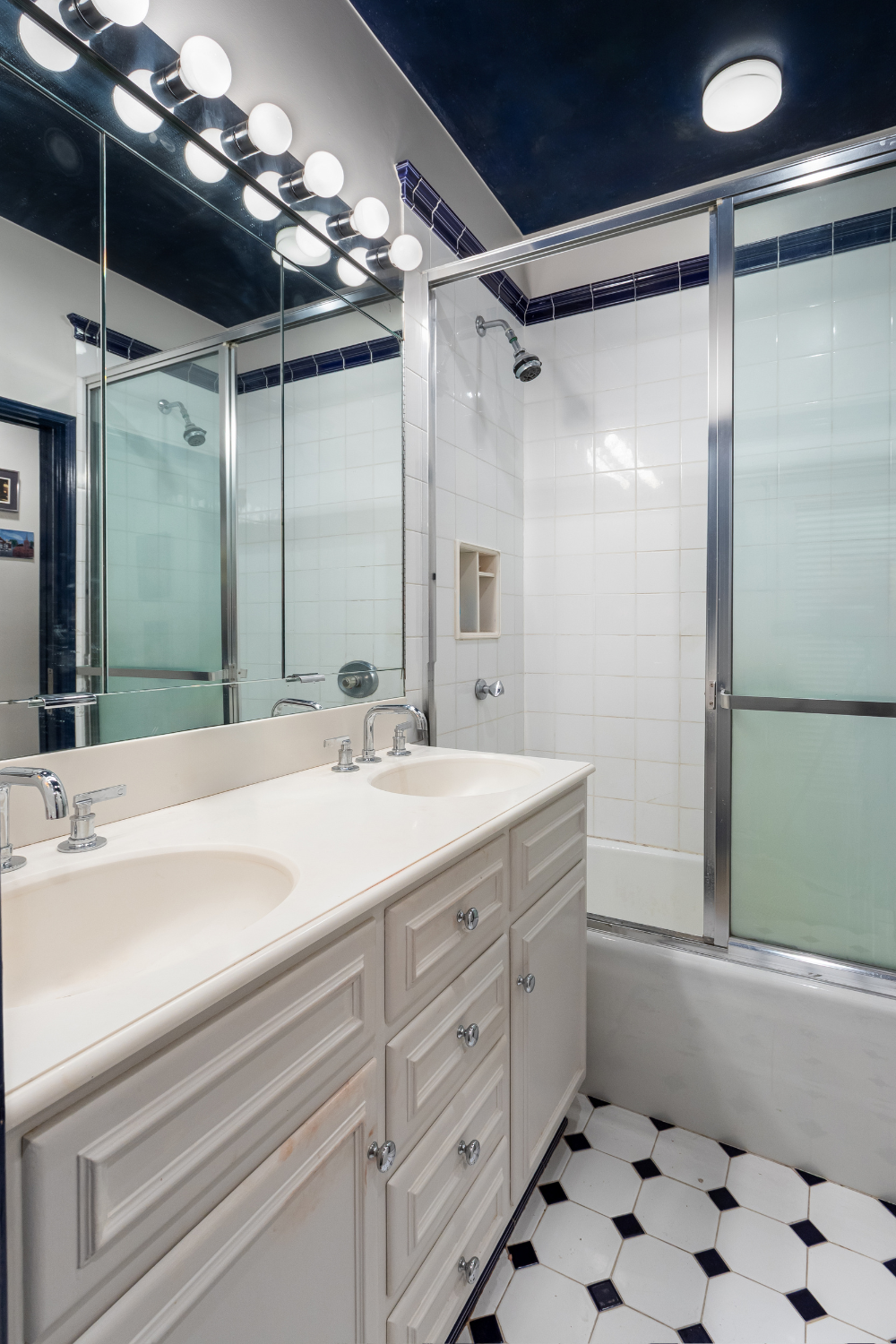 68 West 11th Street, Unit 3 Manhattan, NY 10011 - Photo 15 of 16