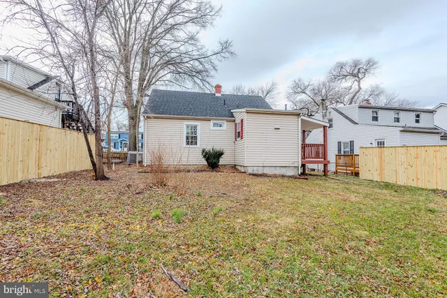 $2,600 | 108 New Jersey Avenue Northwest, Glen Burnie, MD 21061