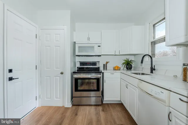 $2,600 | 108 New Jersey Avenue Northwest, Glen Burnie, MD 21061