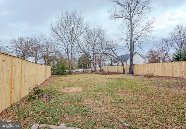 $2,600 | 108 New Jersey Avenue Northwest, Glen Burnie, MD 21061