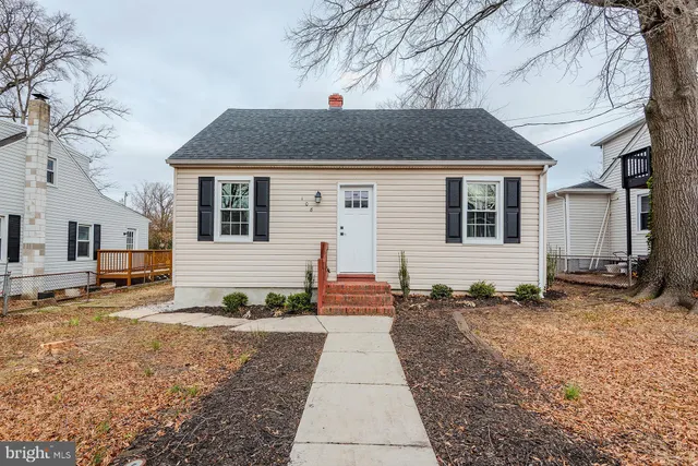 $2,600 | 108 New Jersey Avenue Northwest, Glen Burnie, MD 21061