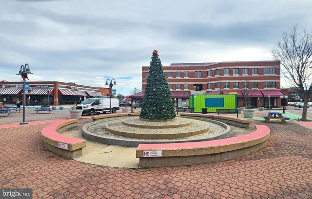 $2,600 | 108 New Jersey Avenue Northwest, Glen Burnie, MD 21061