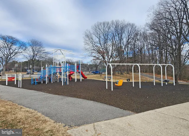 $2,600 | 108 New Jersey Avenue Northwest, Glen Burnie, MD 21061