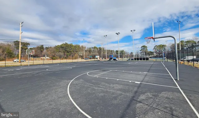 $2,600 | 108 New Jersey Avenue Northwest, Glen Burnie, MD 21061