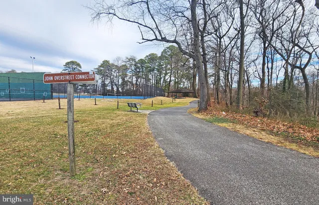 $2,600 | 108 New Jersey Avenue Northwest, Glen Burnie, MD 21061