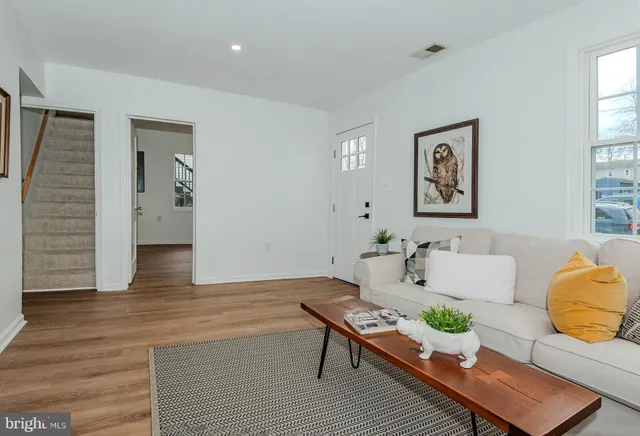 $2,600 | 108 New Jersey Avenue Northwest, Glen Burnie, MD 21061